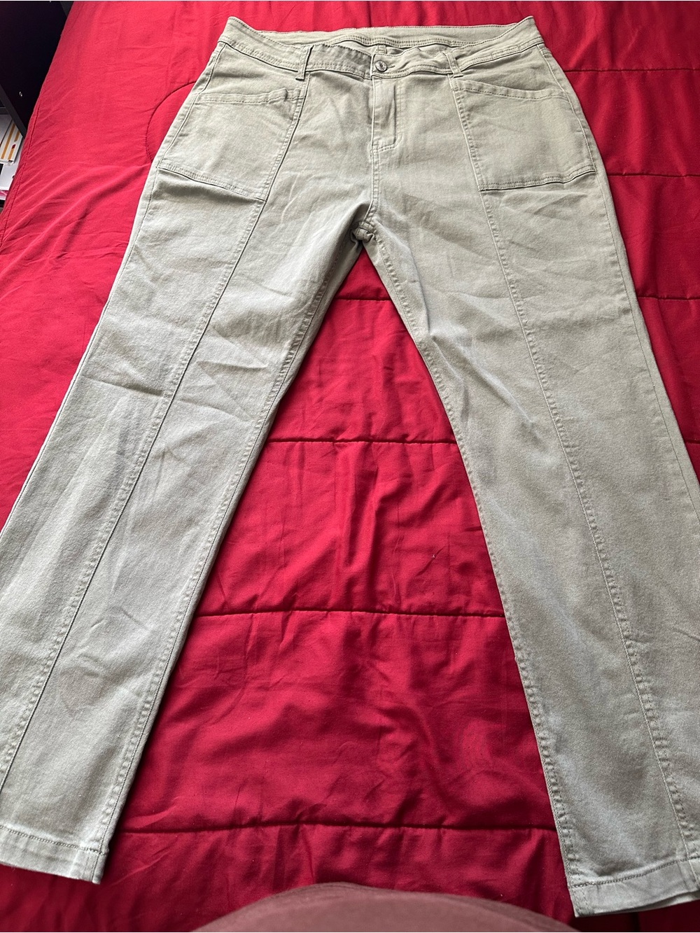 Straight-Leg Women's Jeans in Light Olive